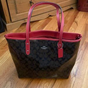 Coach purse. Used. No flaws noted